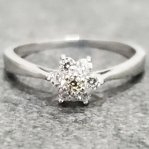 Citrine & Simulated Diamond Flower Sterling Silver Ring - Picture 3 of 6